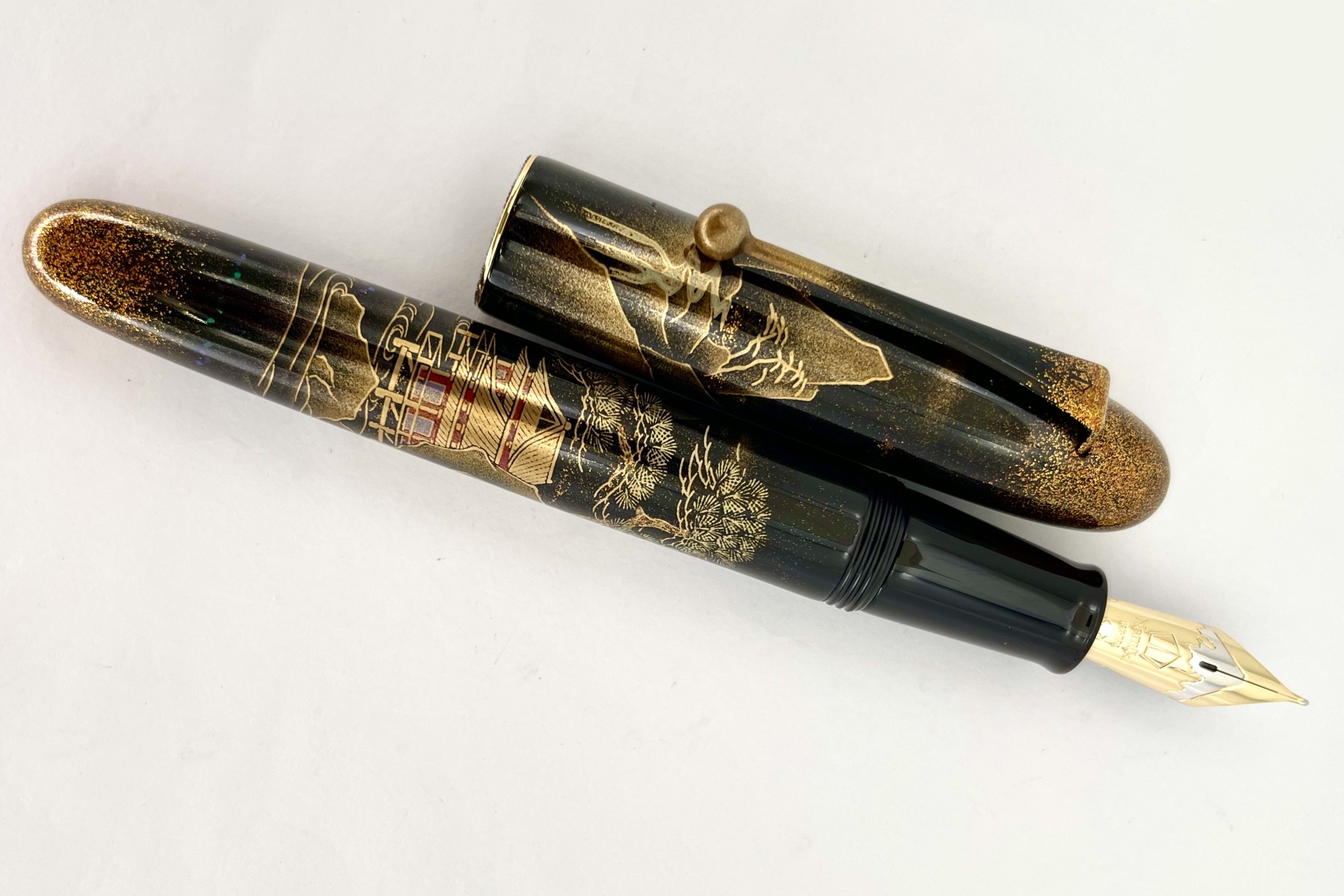 NamikiYukariRoyaleMakieNightSceneofPavilionFountainPen_M